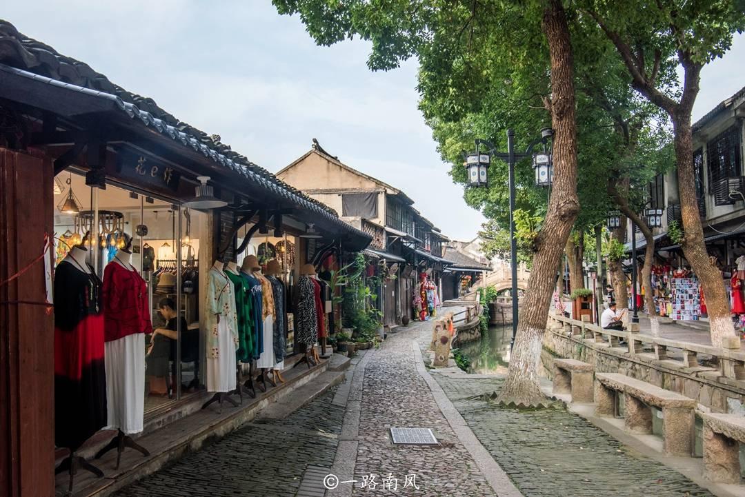 特斯拉“死忠粉”动摇了？Wedbush下调目标价：前方是“四级风暴”！